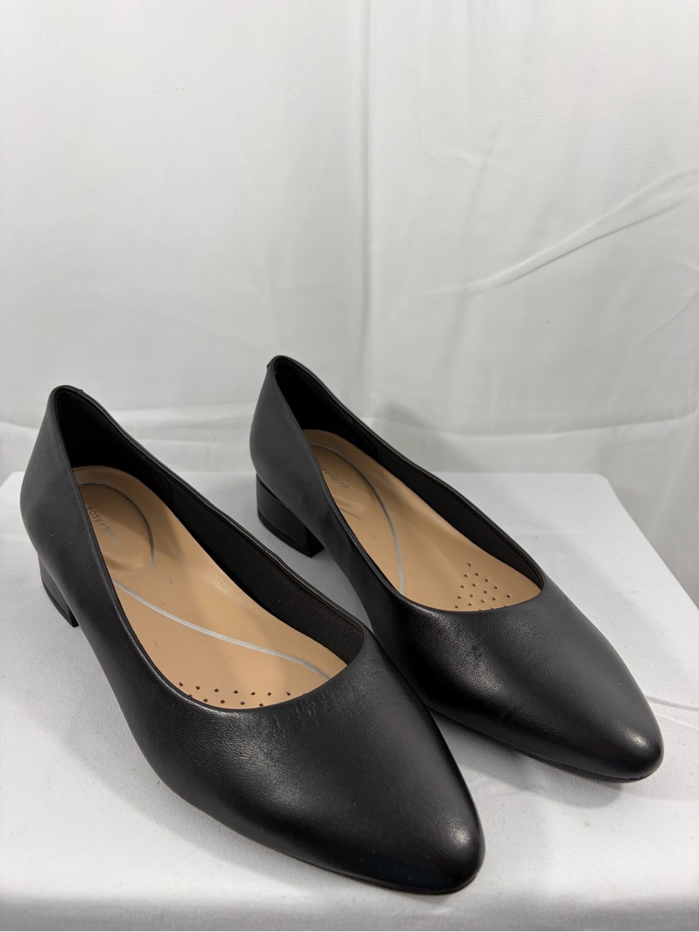 NWT Easy Spirit Women’s Size 8.5 Classic Black Low Heel Pumps